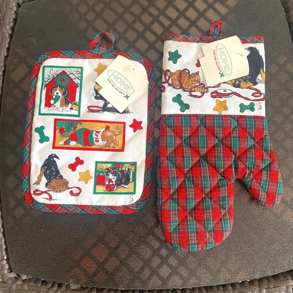Vintage 2000 Target Brand Christmas Hot Pad & Mitt Plaid Dogs/Cats Set of 2
